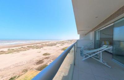 VENTA DE HERMOSO DÚPLEX FRENTE AL MAR, PIMENTEL